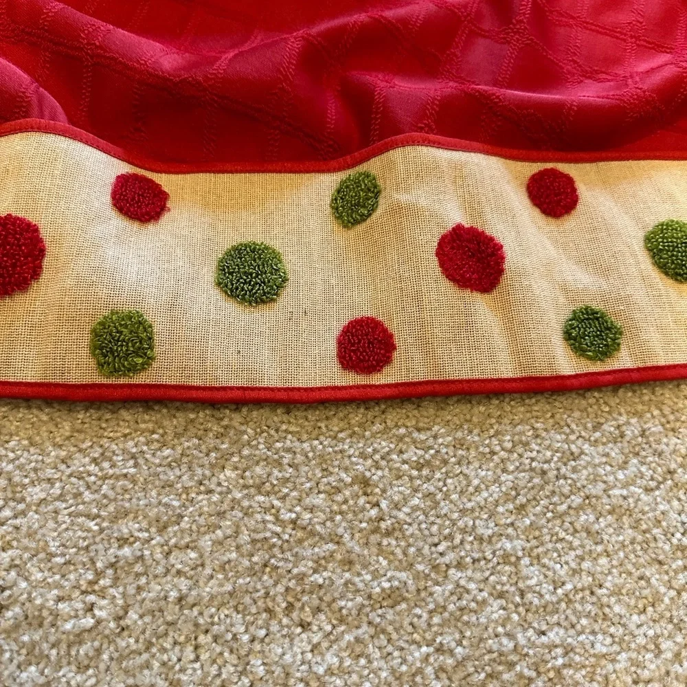Red & Green Christmas Tree Skirt - Picture 11 of 12